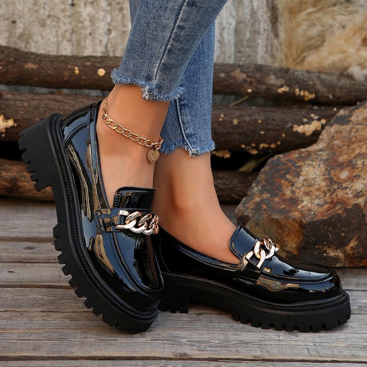 Women's slip-on platform shoe, top view