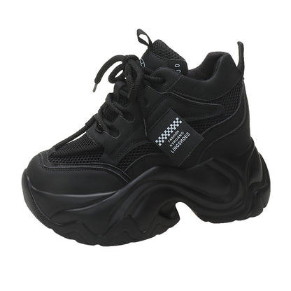 Women's platform lace-up sneaker, sole detail
