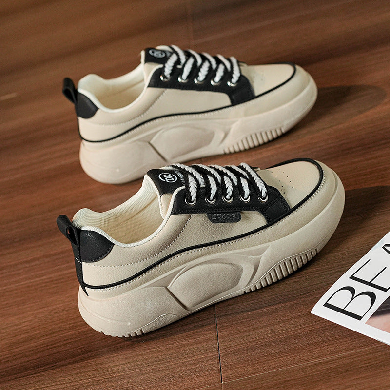 Women's chunky dad sneaker, sole detail