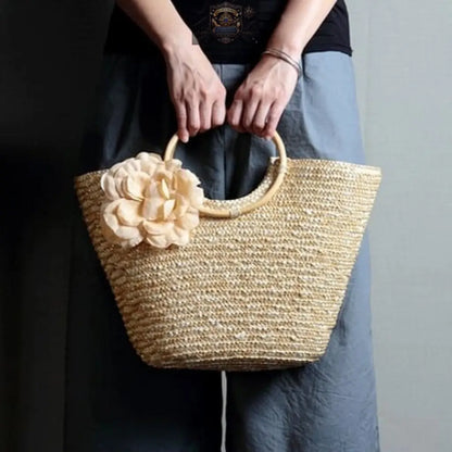 Woven straw tote bag with daisy flower detail and wooden handles - lightweight summer beach bag - ALL IN 1 WORLD