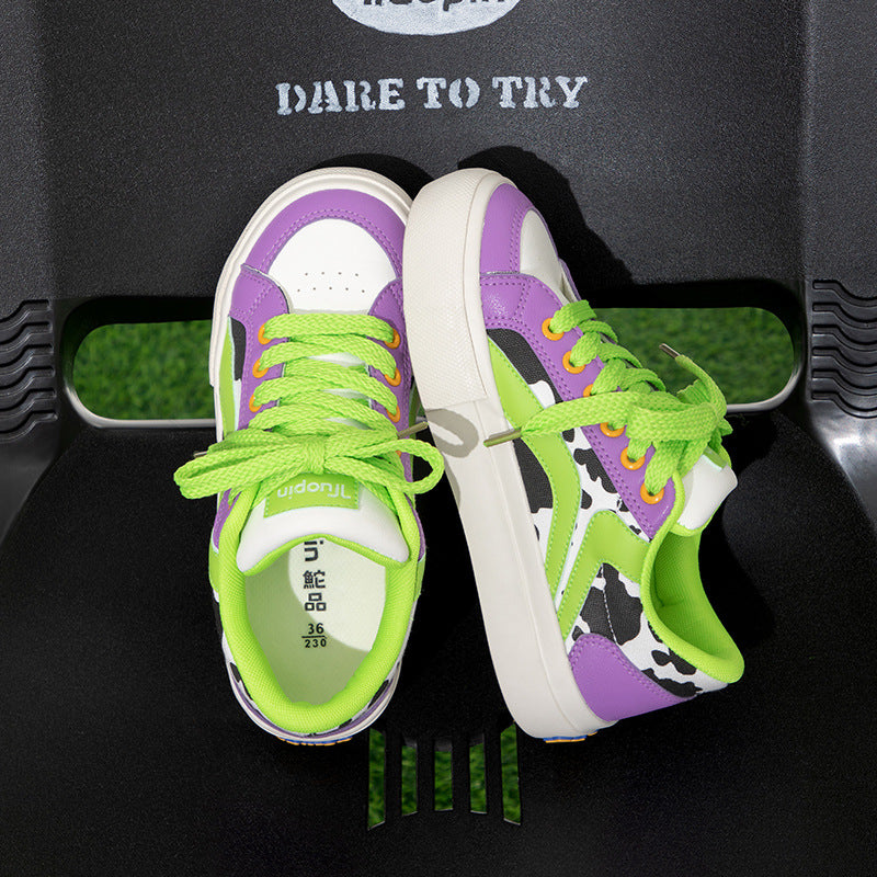 Women's retro lace-up sneaker, angle view