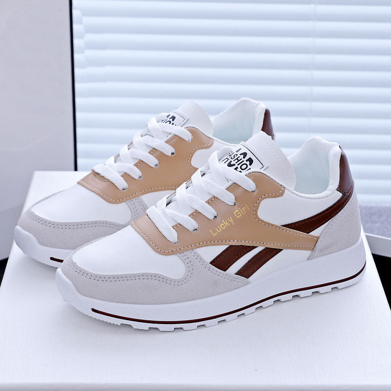 Women's chunky dad running sneaker, sole detail
