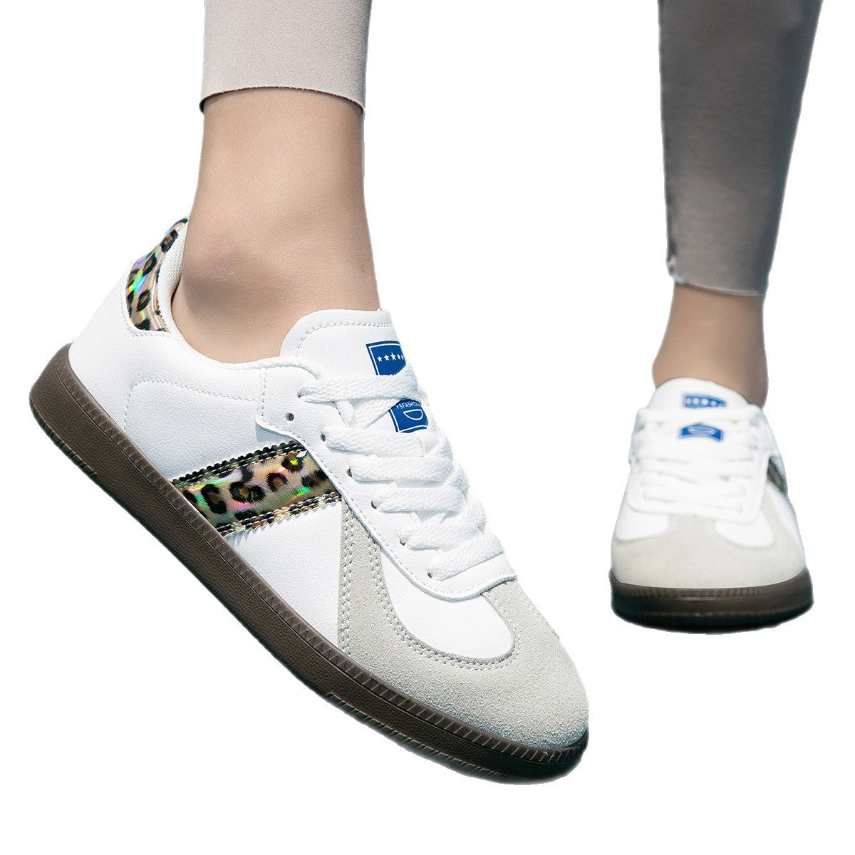 Low-top lace-up casual sneaker, colour option