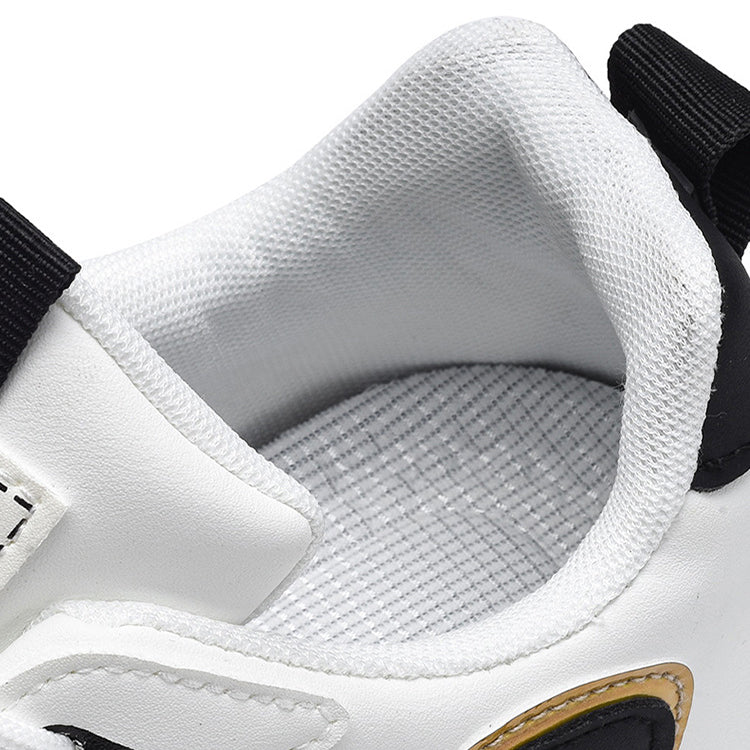 Colorblock breathable low-top sneaker with round toe